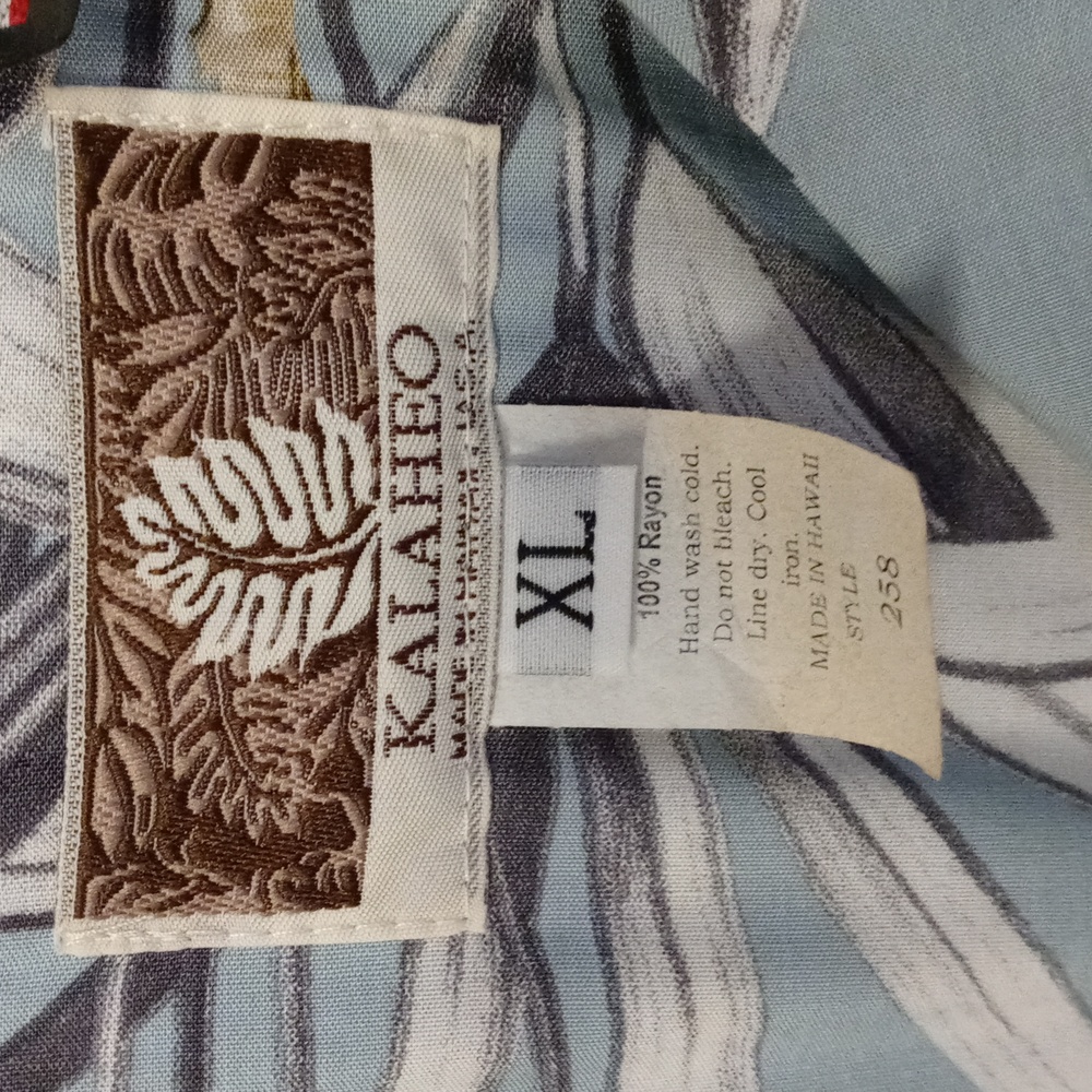 Men's Hawaiian Shirt - Picture 4 of 6